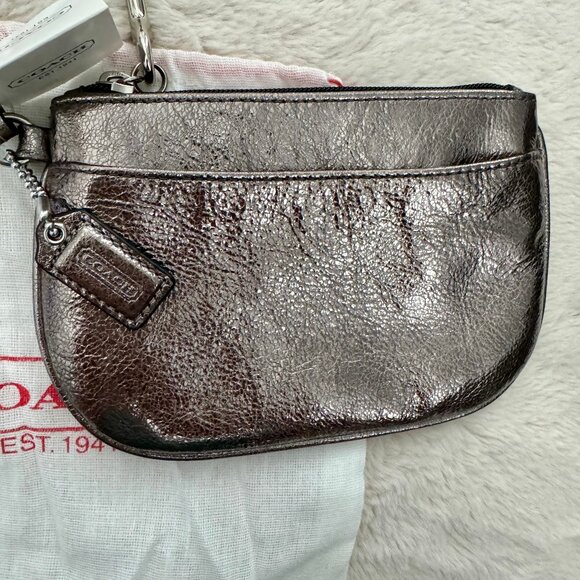 NWT- COACH - LEATHER SILVER/PEWTER WRISTLET - Picture 2 of 4